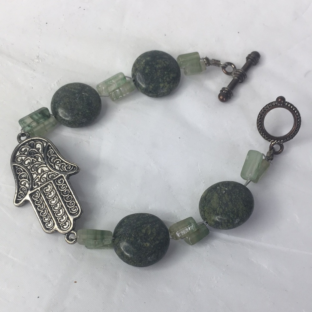 Artisan Hamsa Green Stone silver tone bracelet 7.5”